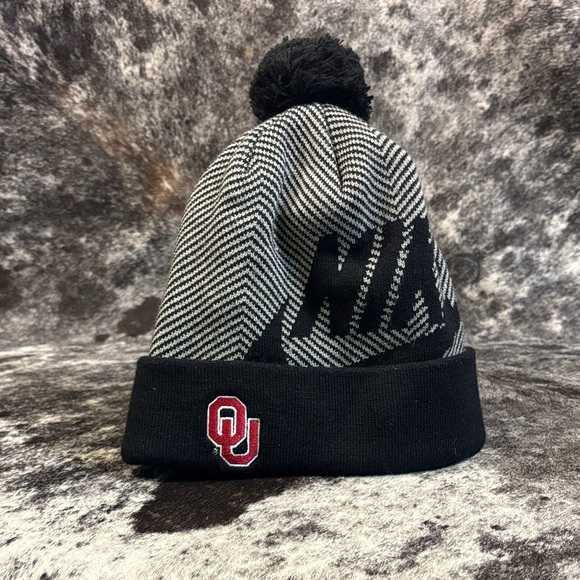 Nike Other - Nike University of Oklahoma Beanie